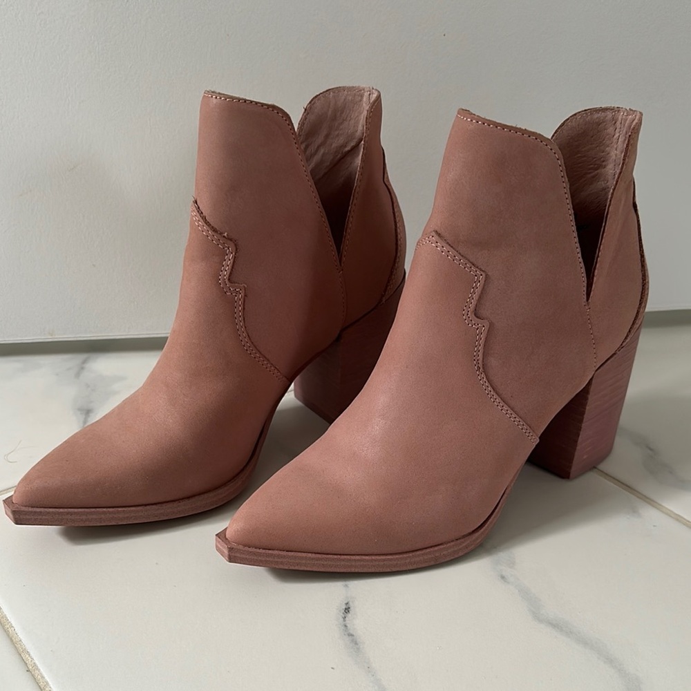 Women's Tan Ankle Boots